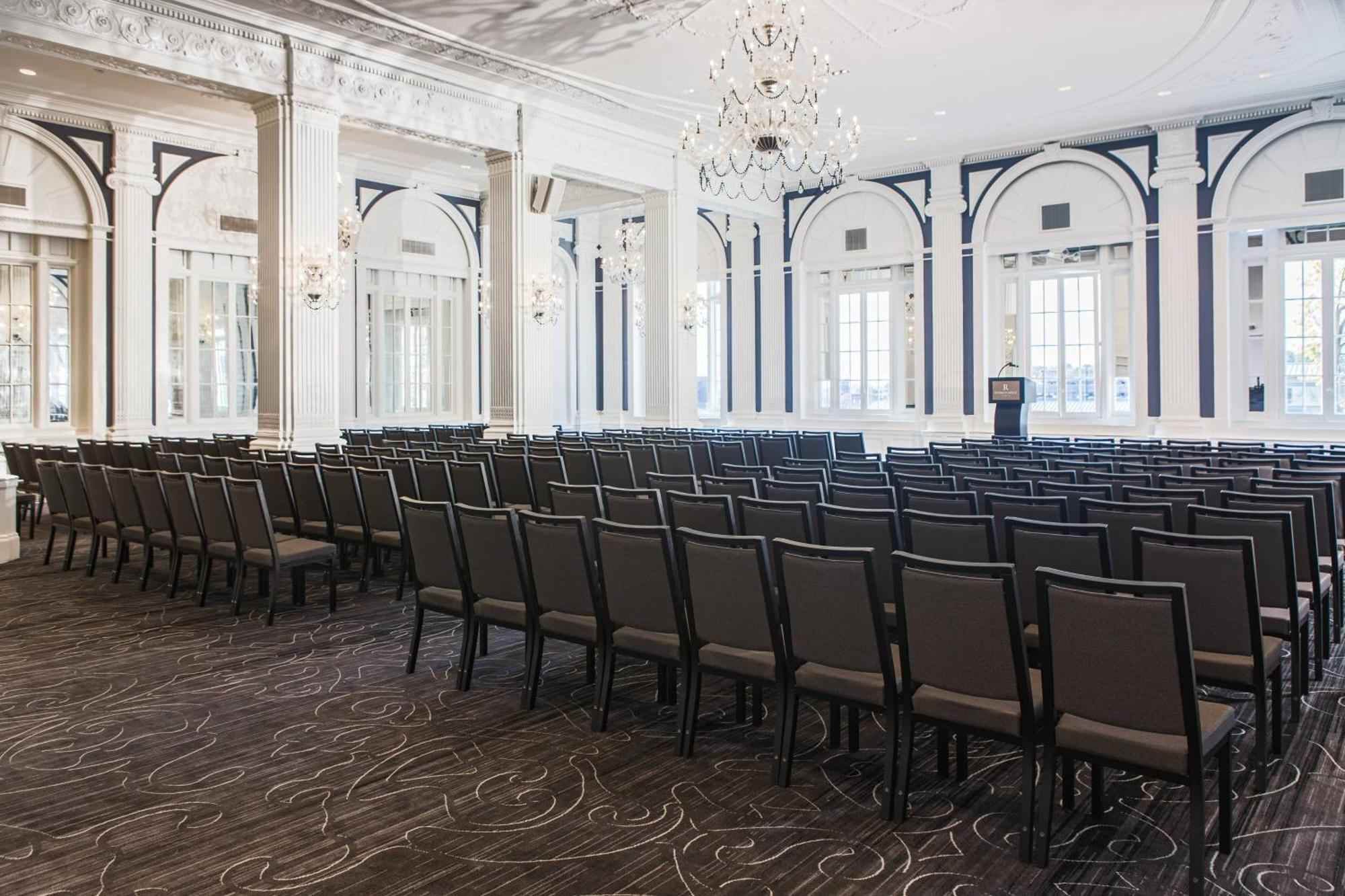 Renaissance Albany Hotel Bagian luar foto